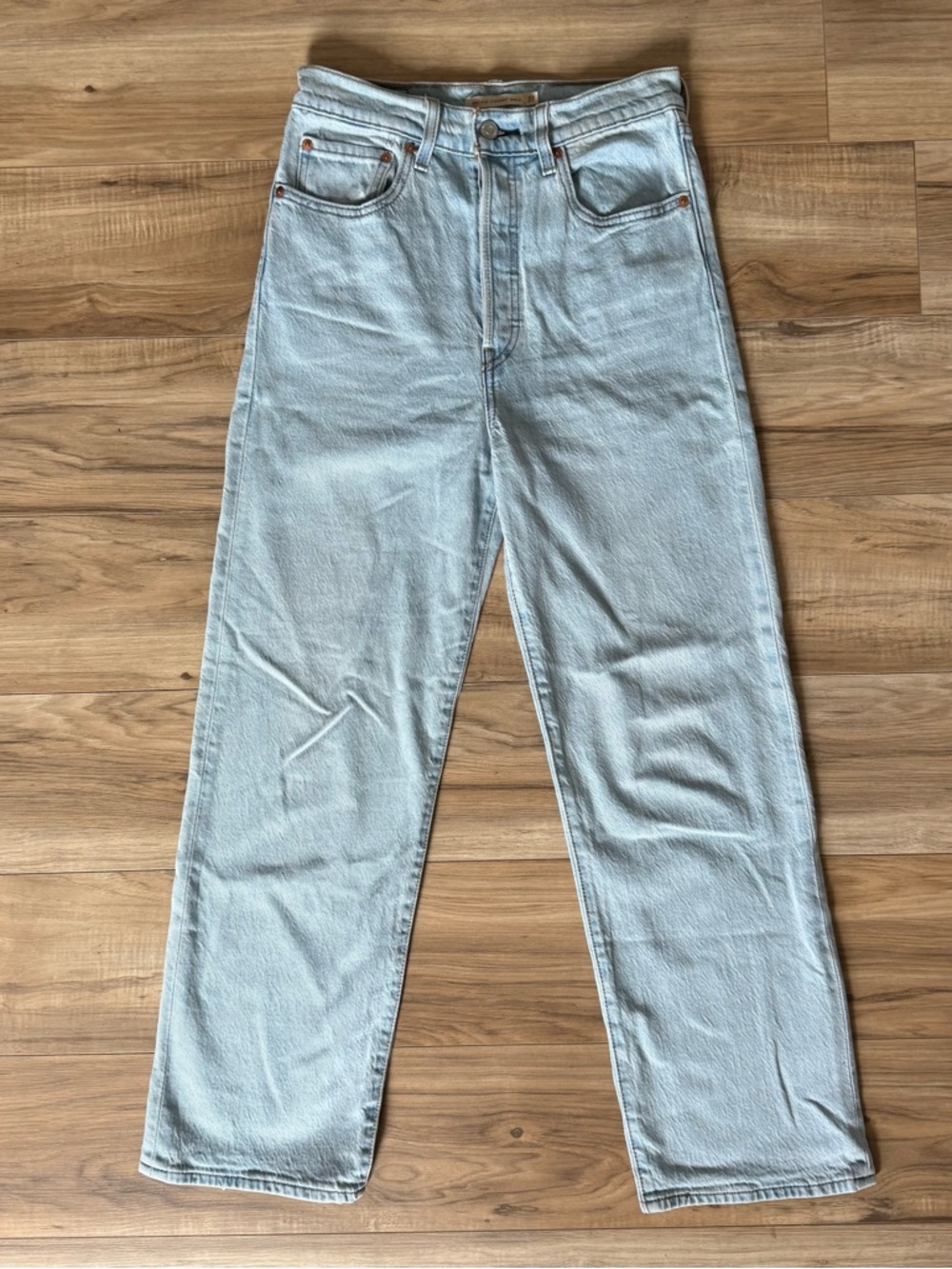 Levi’s Ribcage Straight Ankle Light Wash High Rise Jeans Button Fly W27